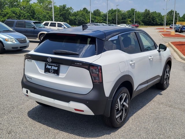 2025 Nissan Kicks SV photo 2