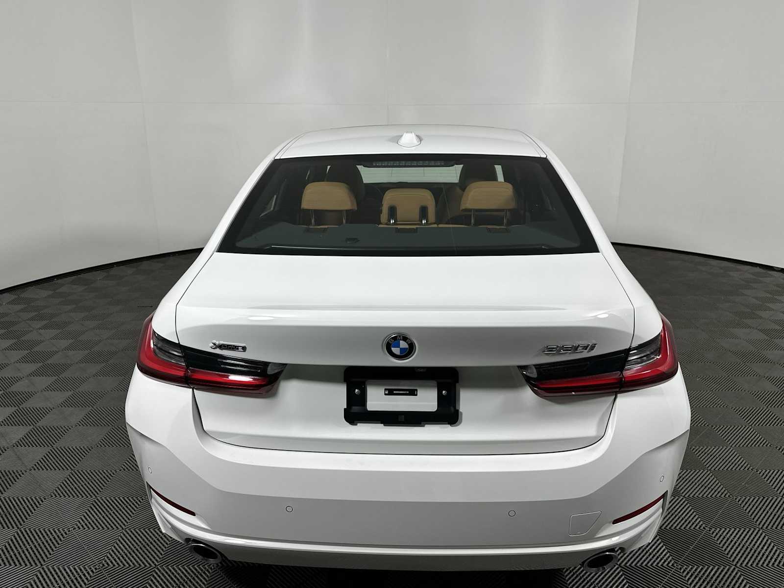 2025 Bmw 330i xDrive photo 2