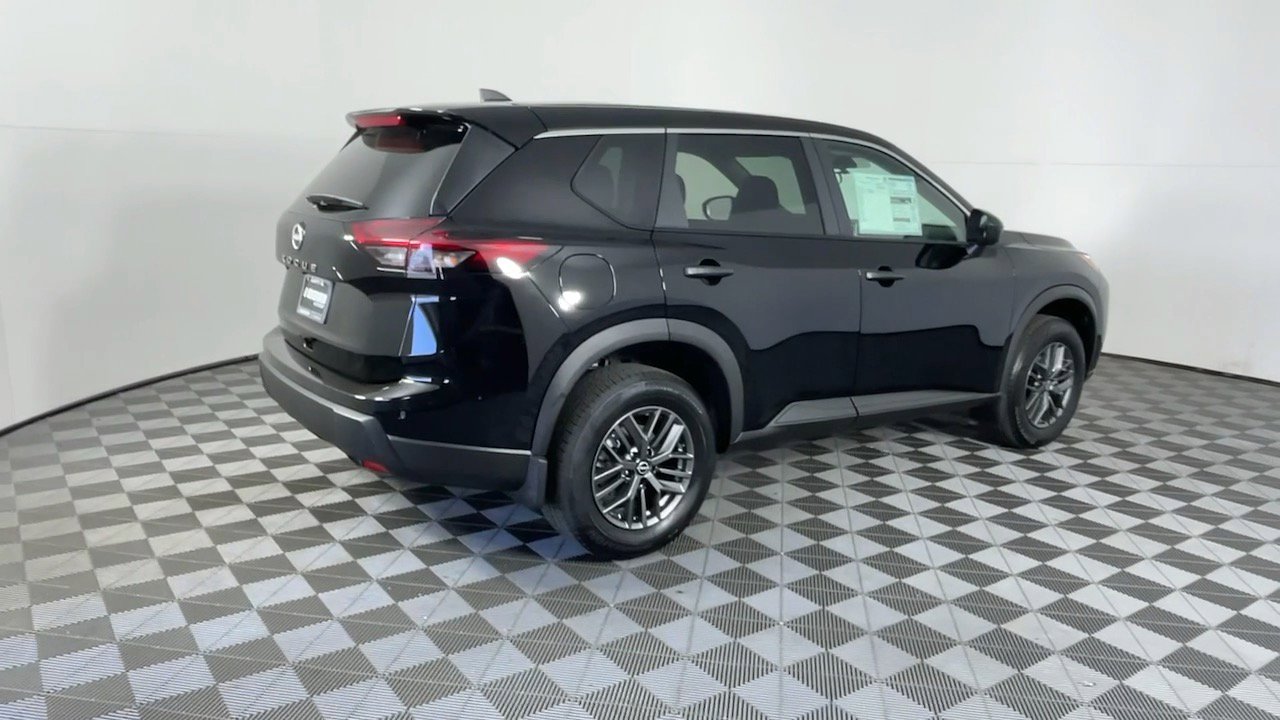 2025 Nissan Rogue S photo 4