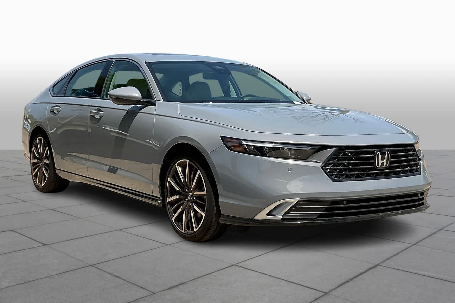 2025 Honda Accord Hybrid Touring photo 2