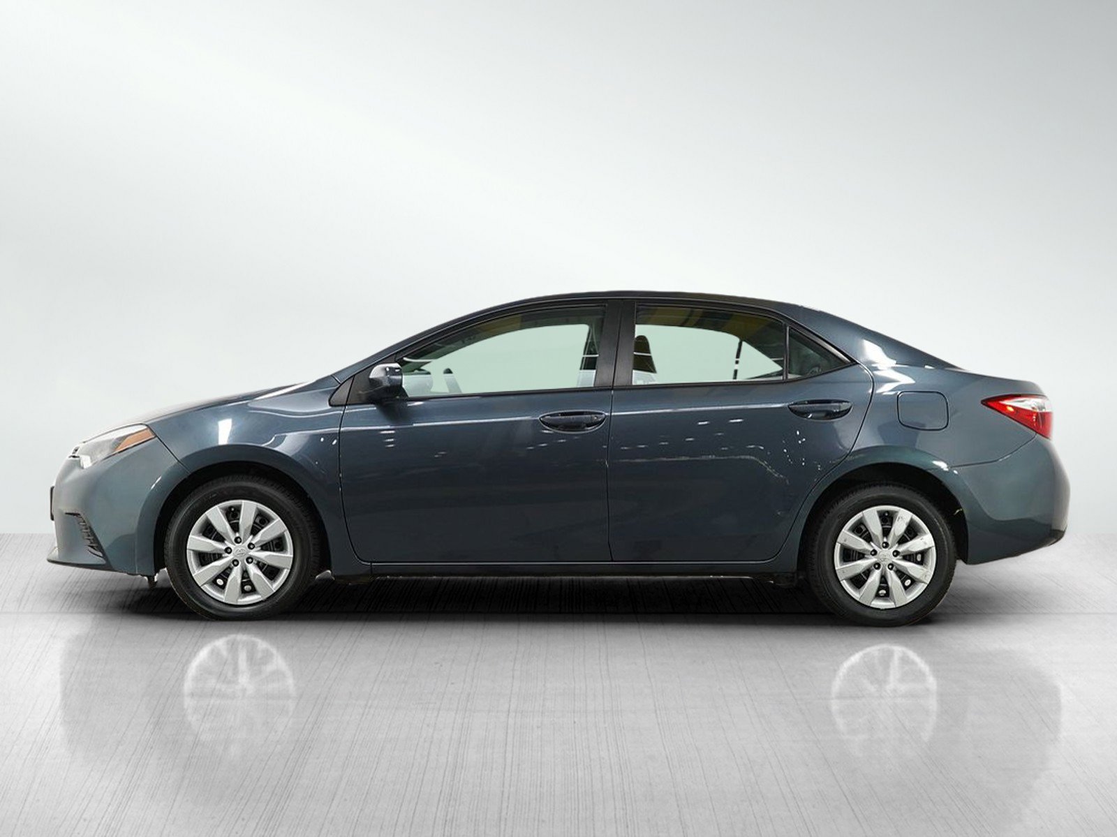 Used 2016 Toyota Corolla LE with VIN 2T1BURHE1GC728704 for sale in Burnsville, Minnesota