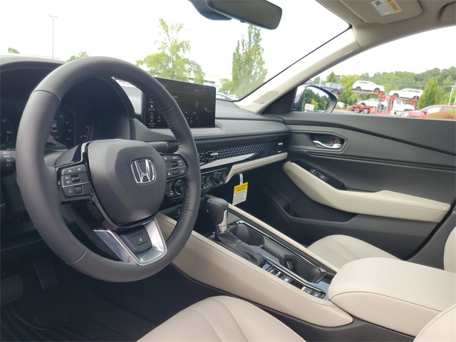 2025 Honda Accord Hybrid Touring photo 9