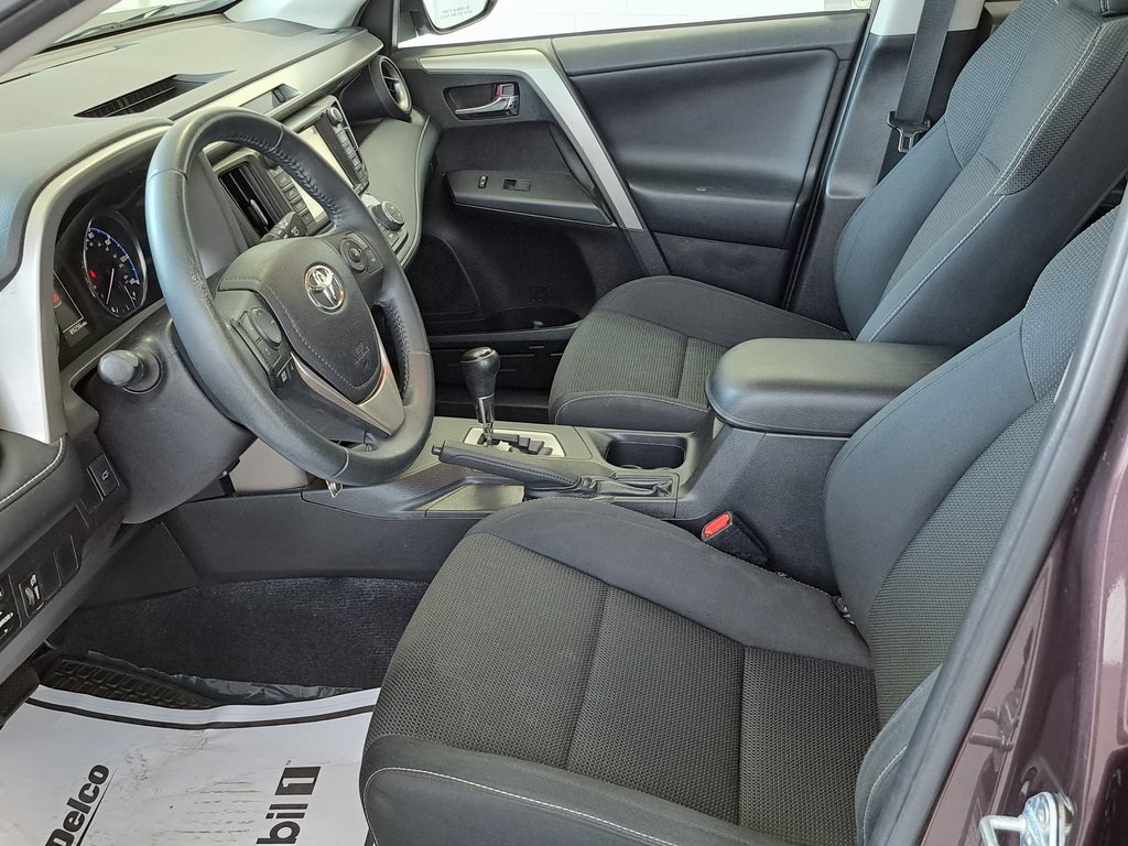 2016 Toyota RAV4 XLE photo 22
