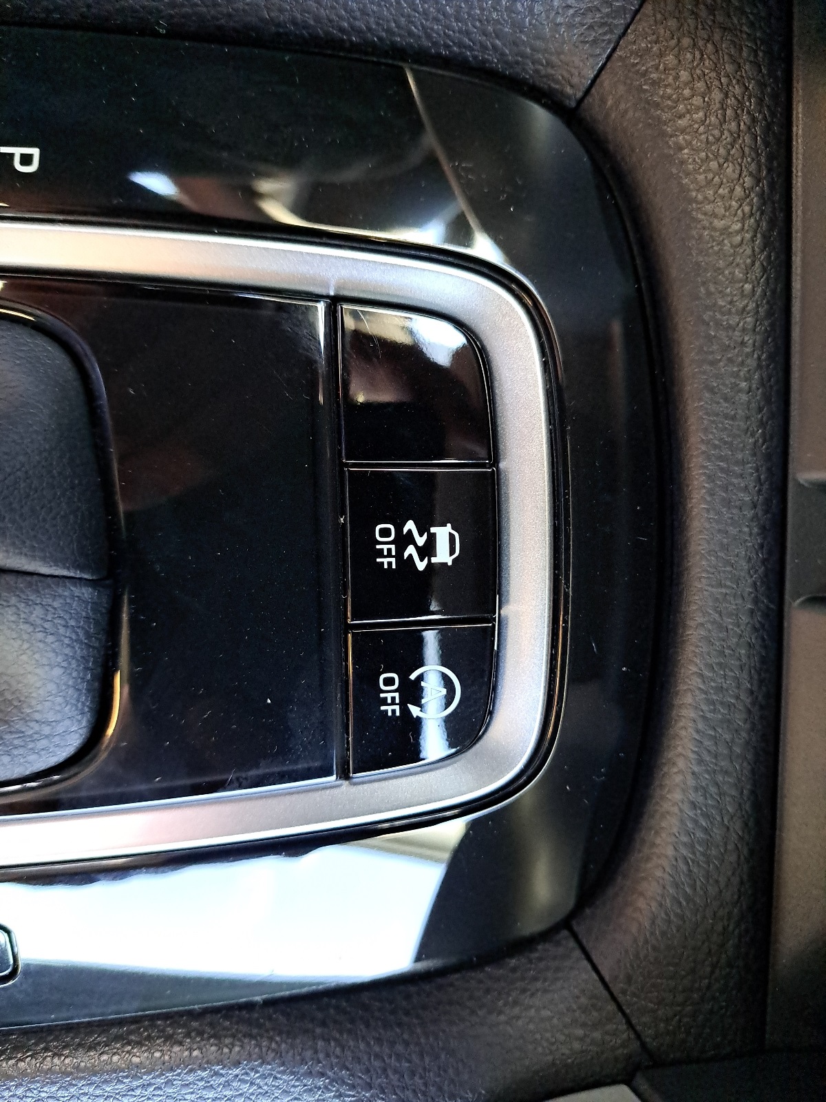 2025 Toyota Corolla Cross XLE photo 37