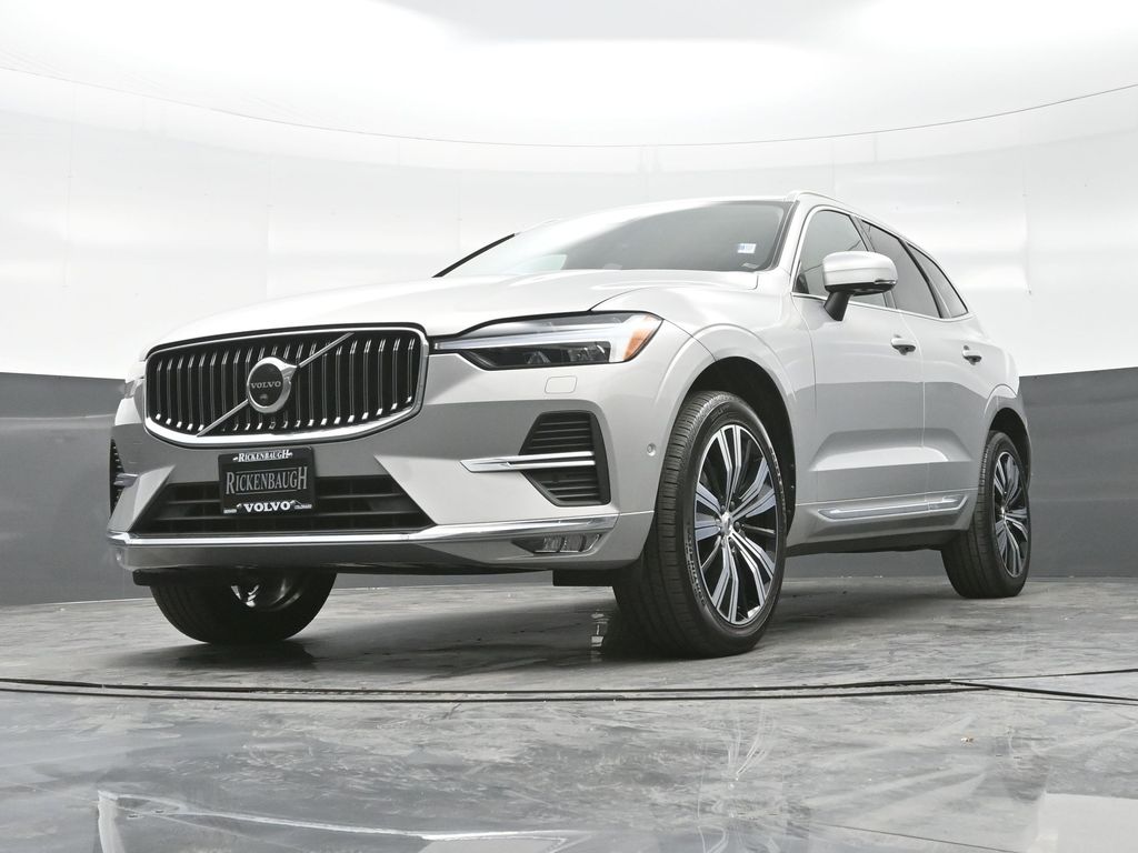 2023 Volvo XC60 B5 Plus photo 22