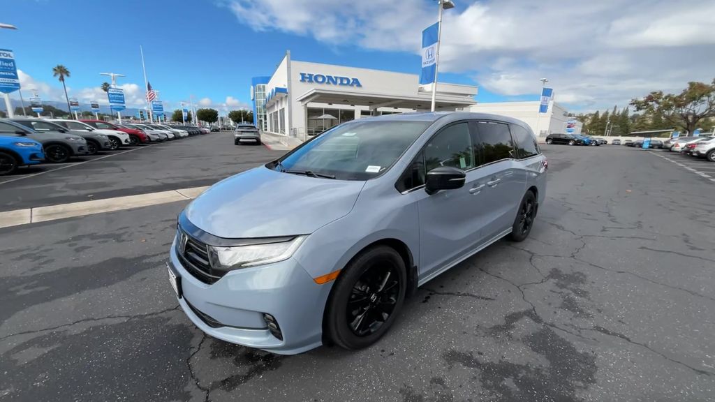 2023 Honda Odyssey Sport photo 4