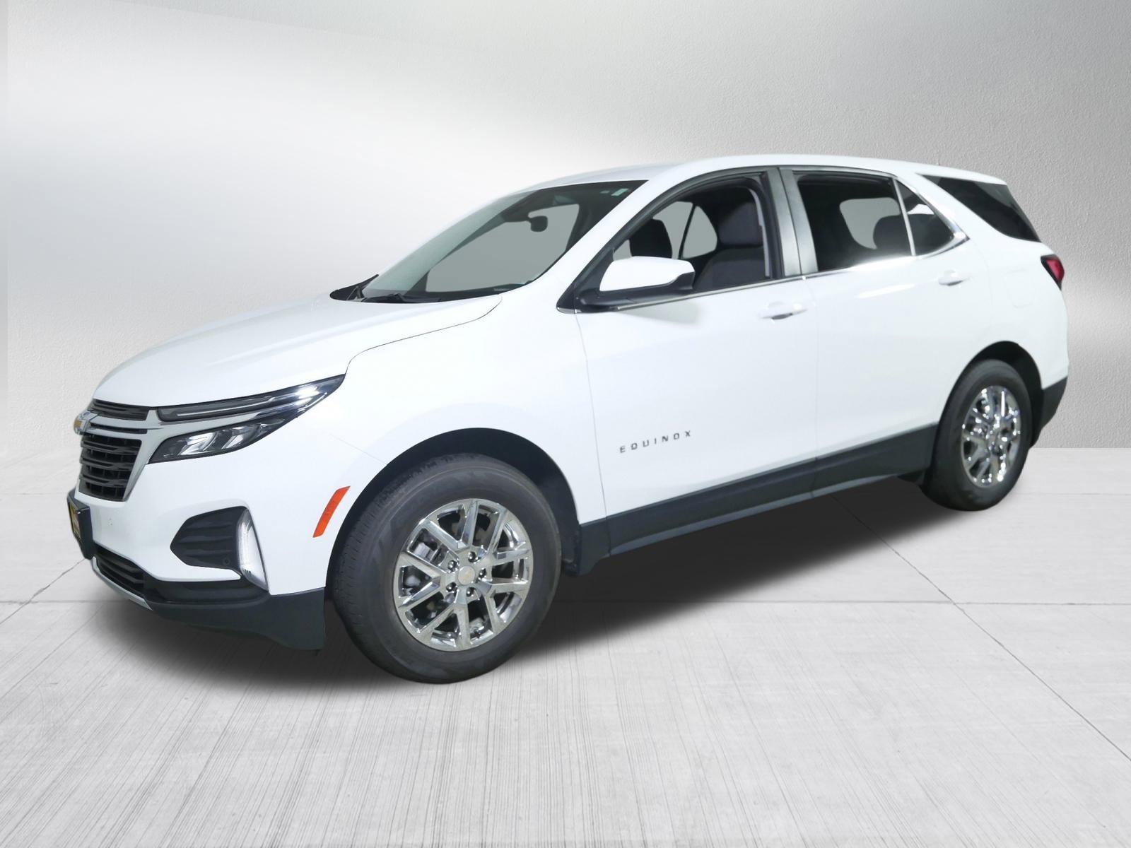 2023 Chevrolet Equinox LT photo 3