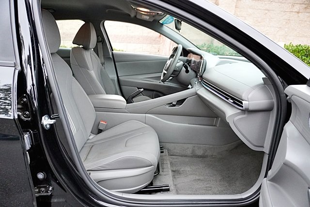 2024 Hyundai Elantra SEL photo 10