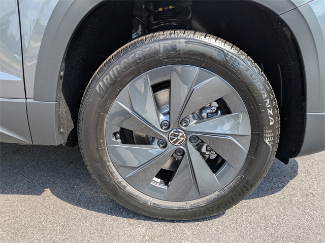 2025 Volkswagen Taos S photo 9