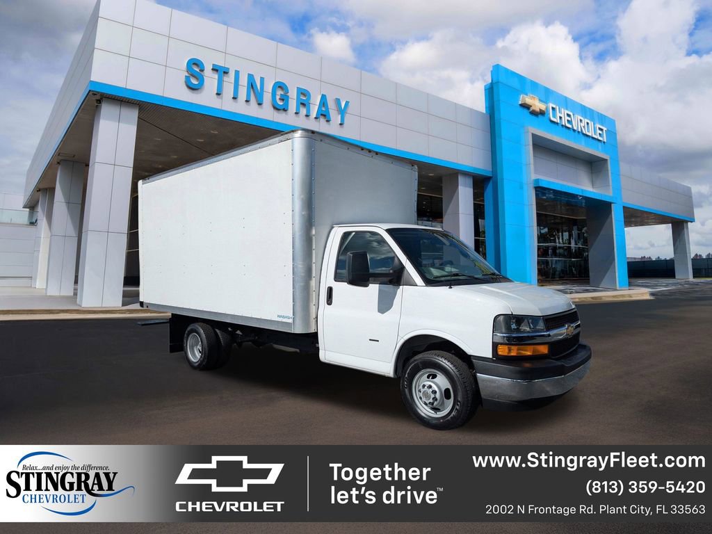 2023 Chevrolet Express Cutaway Base's photo