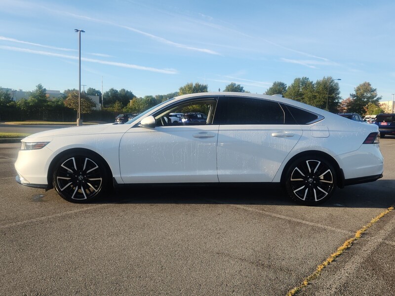 2025 Honda Accord Hybrid Touring photo 2
