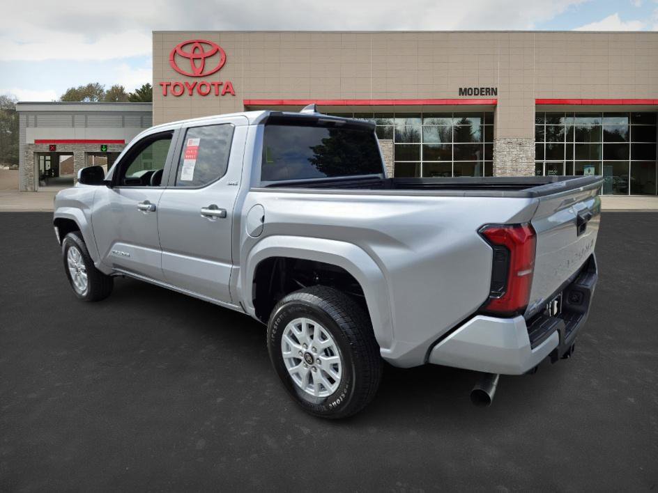 2025 Toyota Tacoma SR5 photo 7