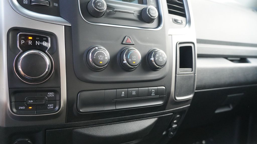 2019 Ram 1500 Classic Warlock photo 32