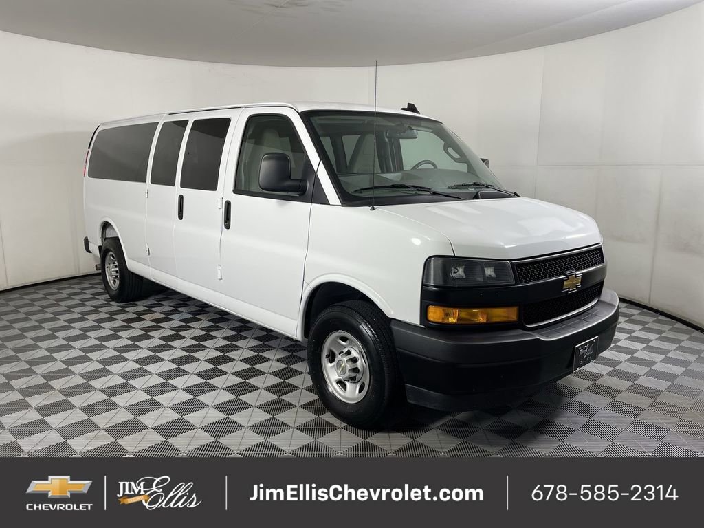 2025 Chevrolet Express Passenger LS's photo