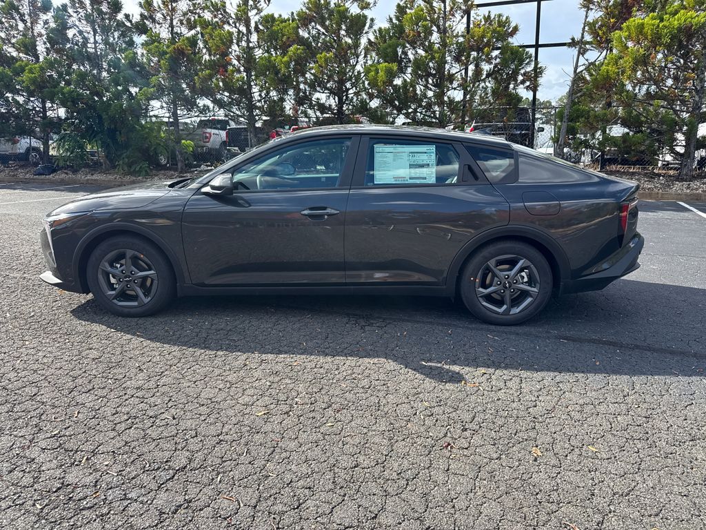 2025 Kia K4 LXS photo 3