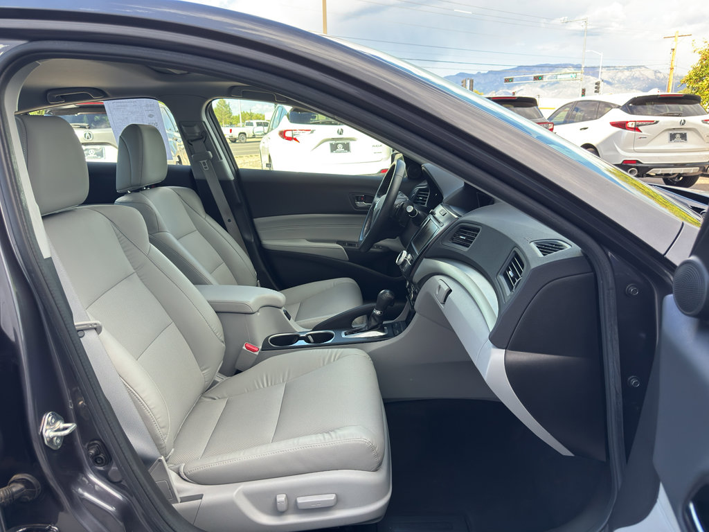 2018 Acura ILX Premium photo 16