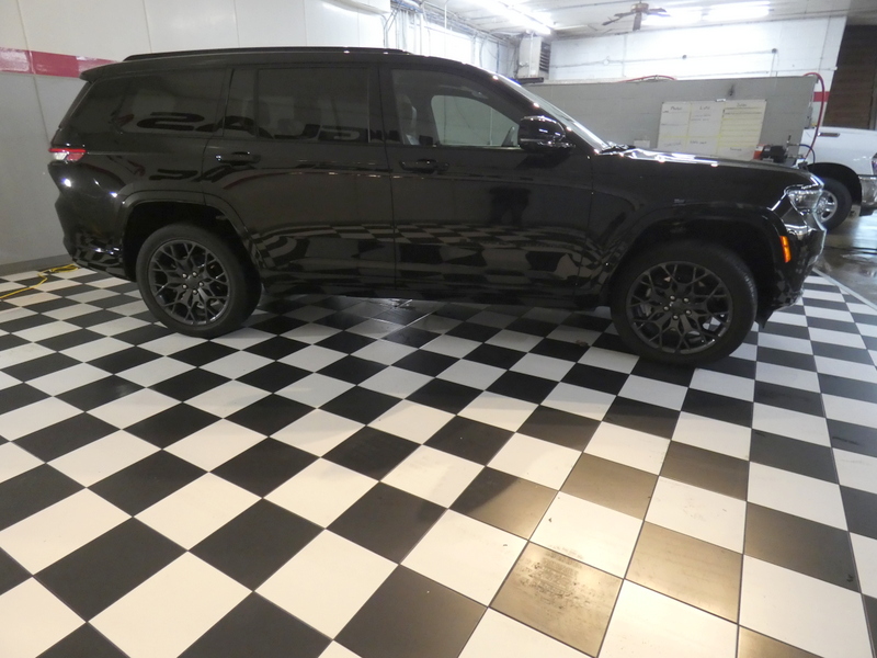 2025 Jeep Grand Cherokee L Summit Reserve photo 4