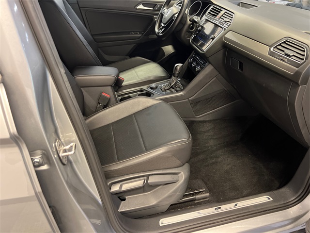 2021 Volkswagen Tiguan SE R-Line Black photo 9