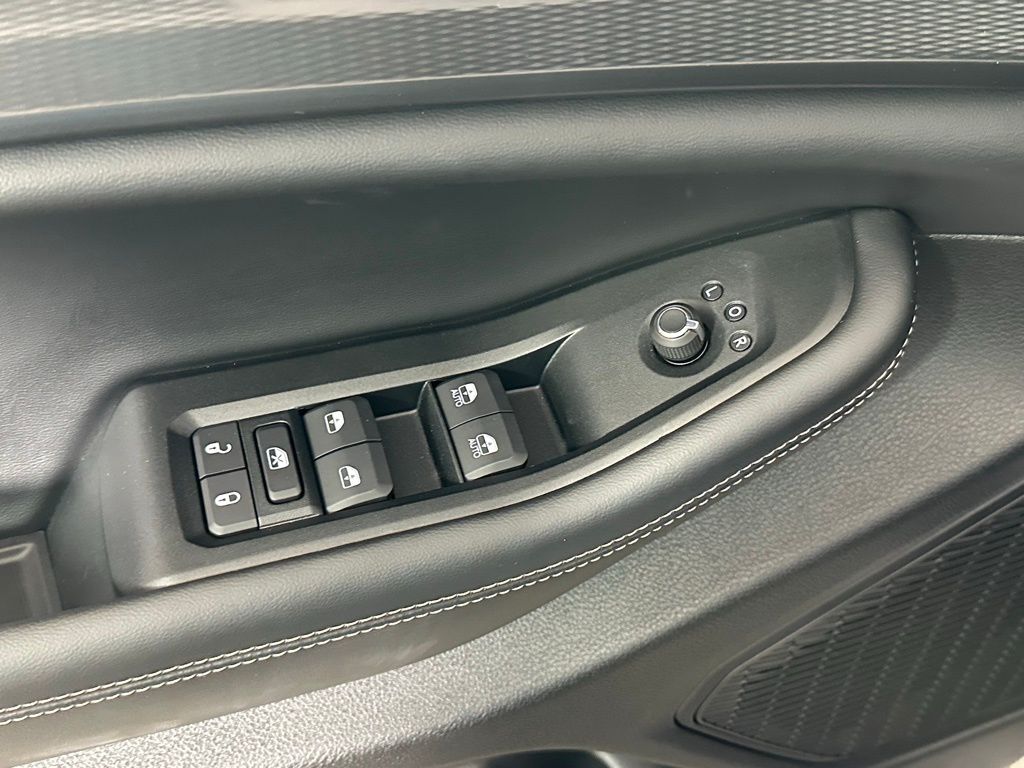 2025 Jeep Grand Cherokee Laredo X photo 12