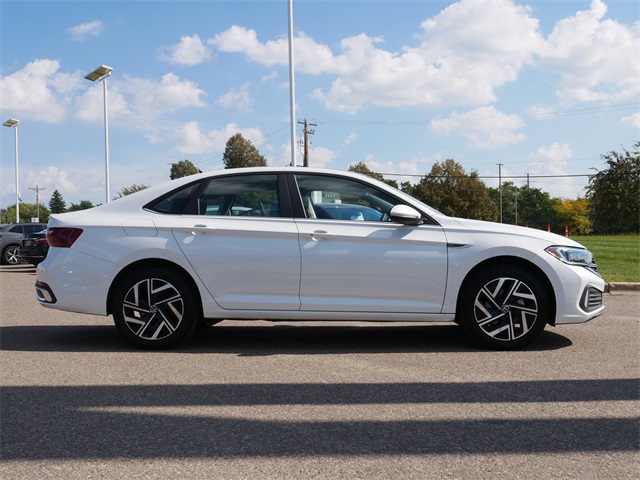2023 Volkswagen Jetta 1.5T SEL photo 8