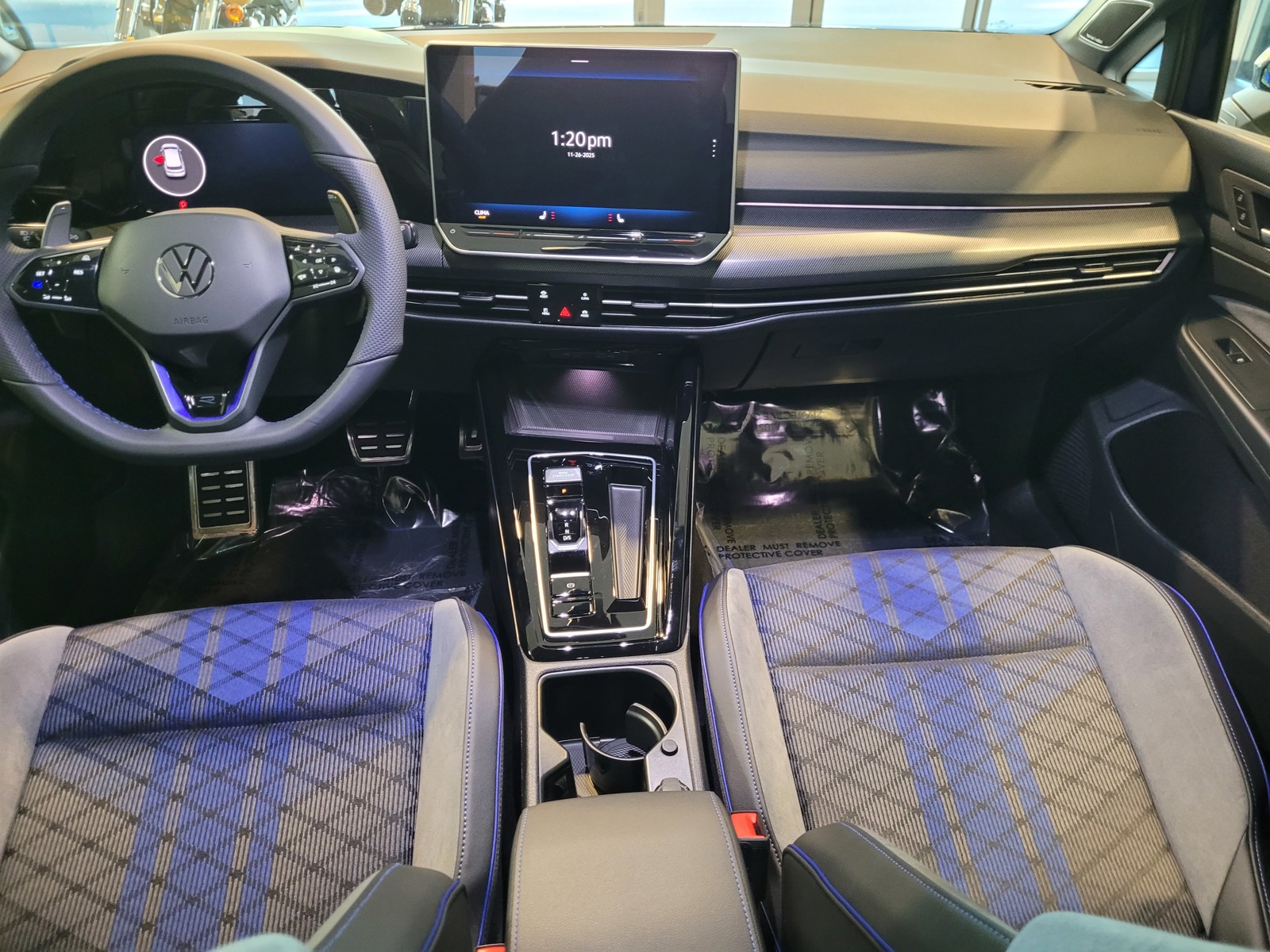 2025 Volkswagen Golf R 2.0 TSI photo 4