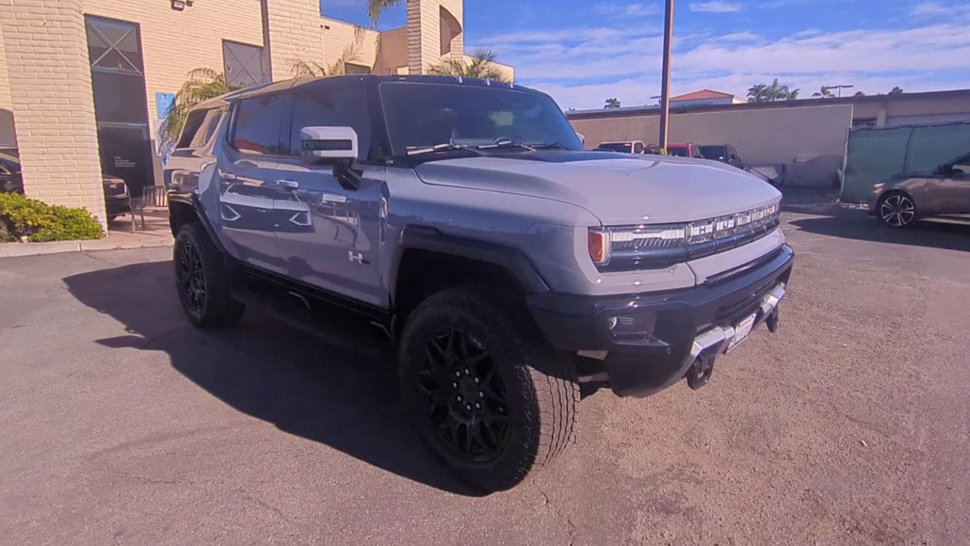 2024 GMC HUMMER EV 2X's photo