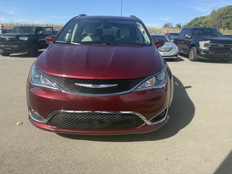 2018 Chrysler Pacifica Touring Plus photo 2