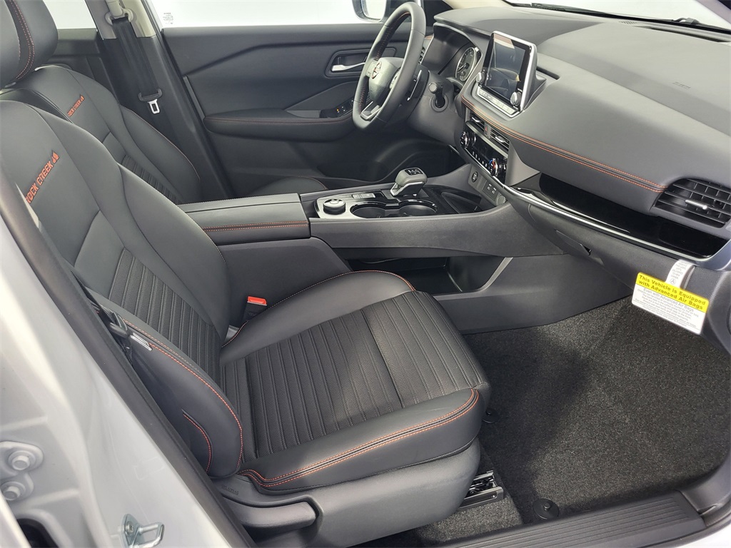 2025 Nissan Rogue SV photo 24