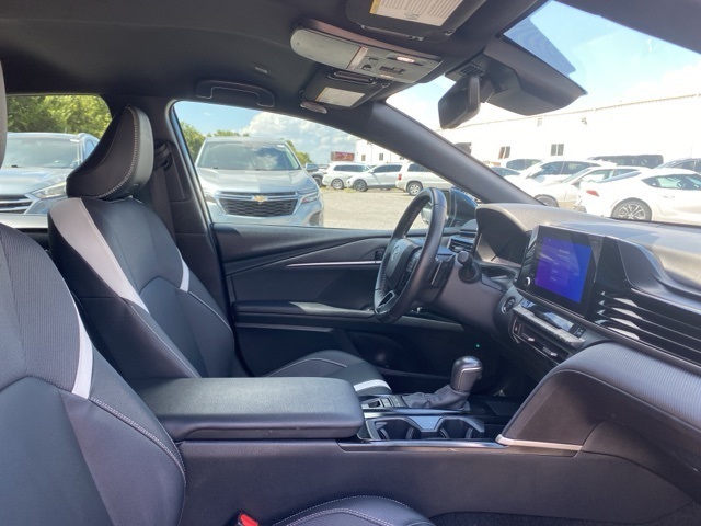 2025 Toyota Camry SE photo 12