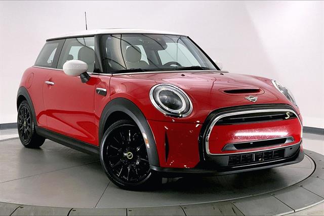 2022 MINI Hardtop 2 Door SE's photo