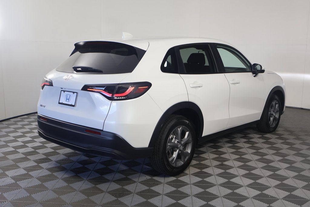 2026 Honda HR-V LX photo 2