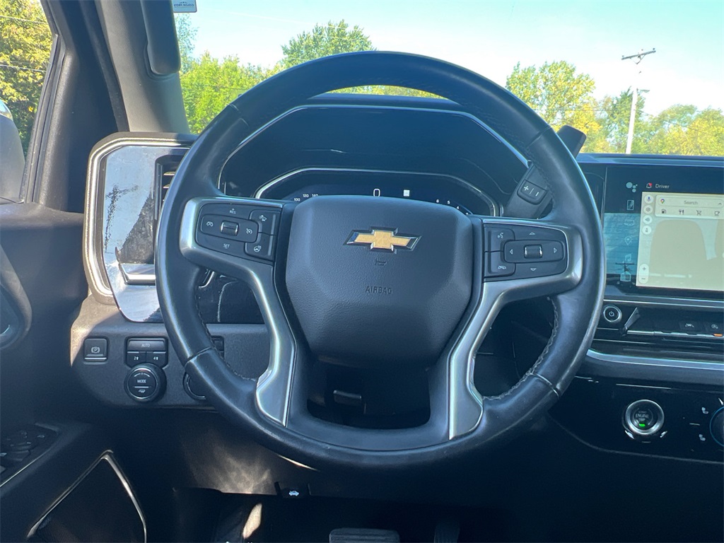 2022 Chevrolet Silverado 1500 LT photo 10