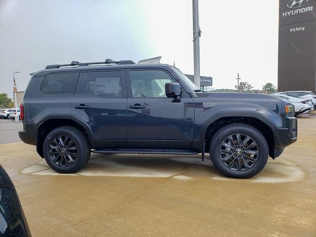 2025 Toyota Land Cruiser photo 3