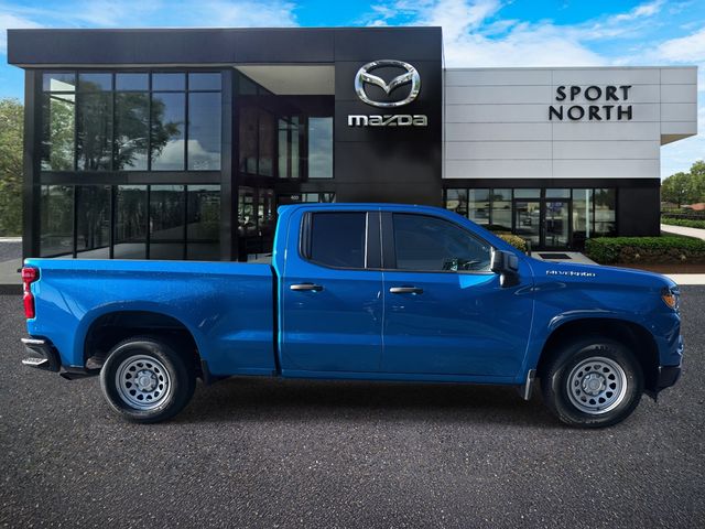 2023 Chevrolet Silverado 1500 photo 2