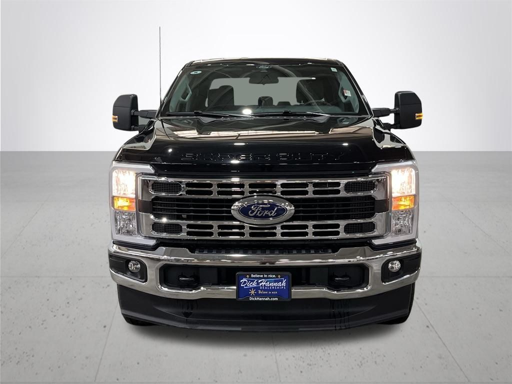 2025 Ford F-250 photo 3