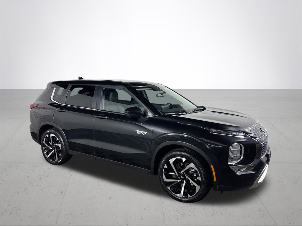 2023 Mitsubishi Outlander PHEV SE photo 3