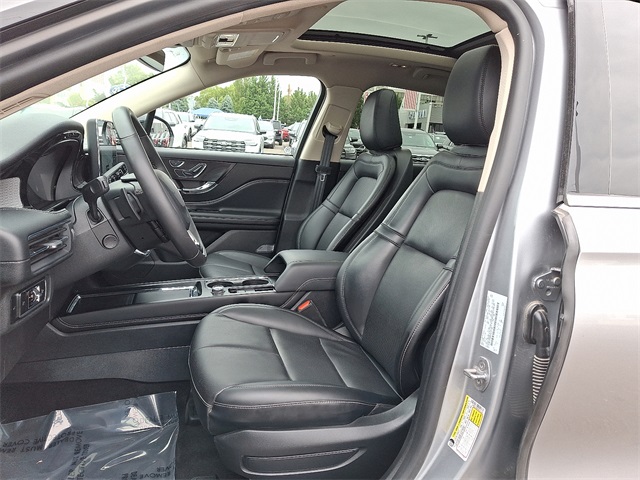 2023 Lincoln Corsair Standard photo 11
