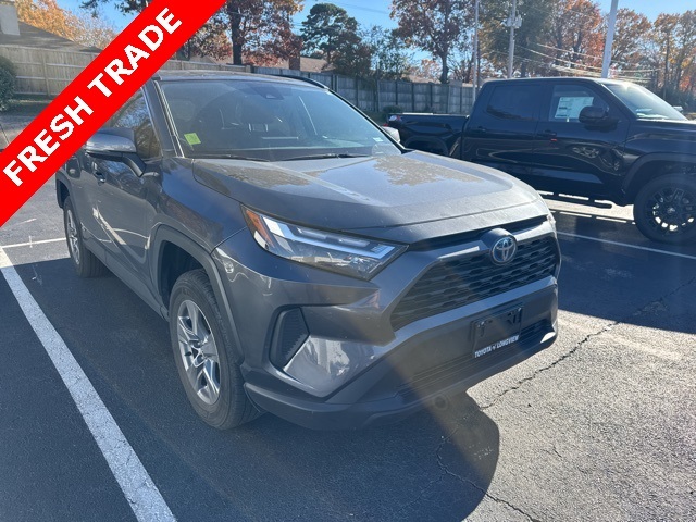 2022 Toyota RAV4 XLE's photo