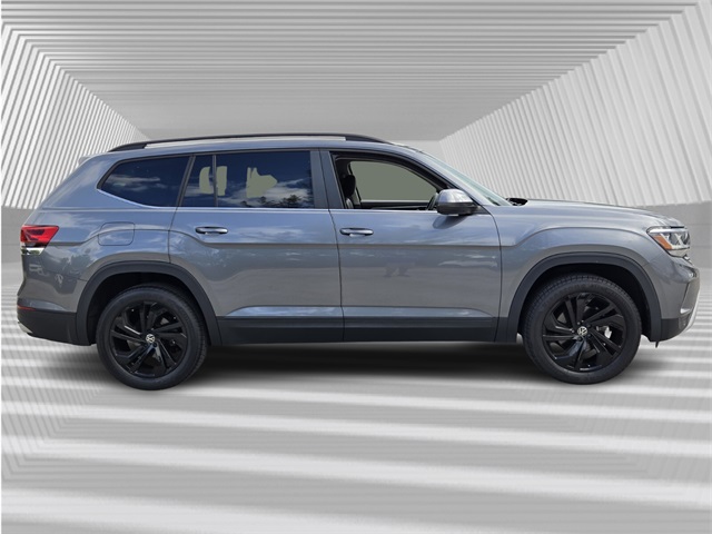 2022 Volkswagen Atlas SE Technology photo 2