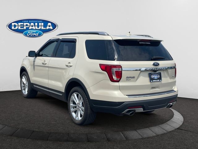 2018 Ford Explorer XLT photo 3