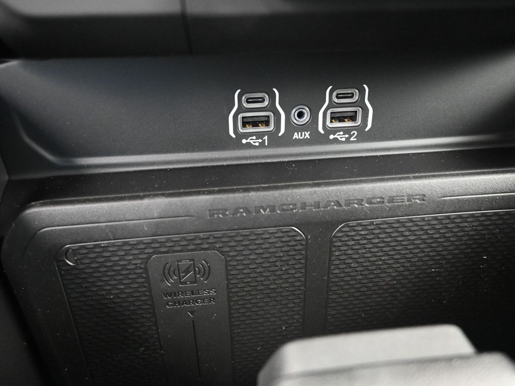 2025 Ram 1500 Big Horn Lone Star photo 4