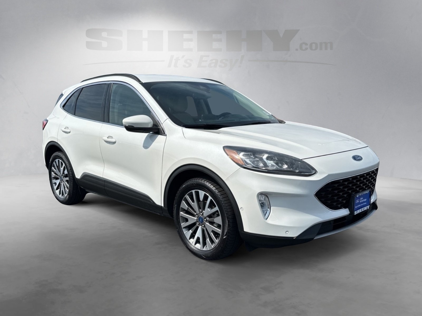 2020 Ford Escape Titanium Hybrid photo 2