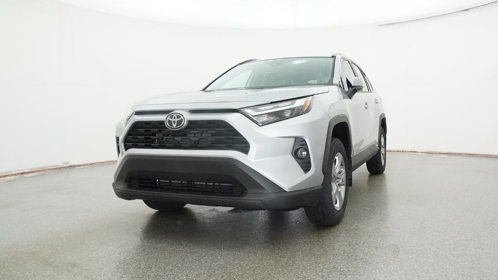 2025 Toyota RAV4 Hybrid XLE photo 4