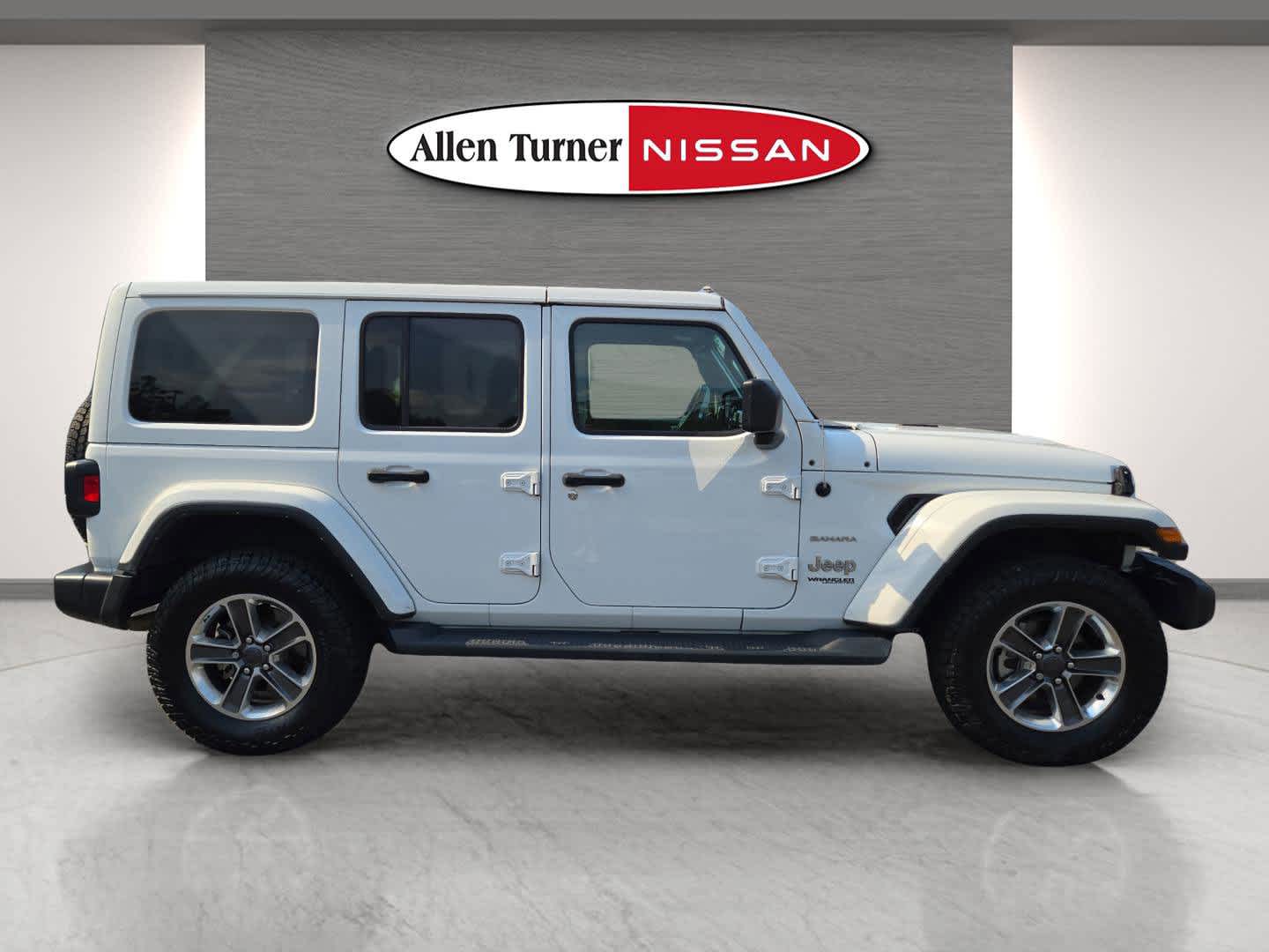 2022 Jeep Wrangler Unlimited Sahara photo 5