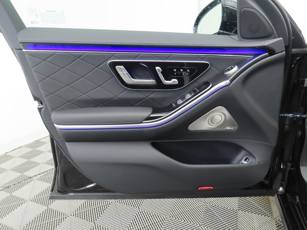 2025 Mercedes Benz S 580 4MATIC photo 24
