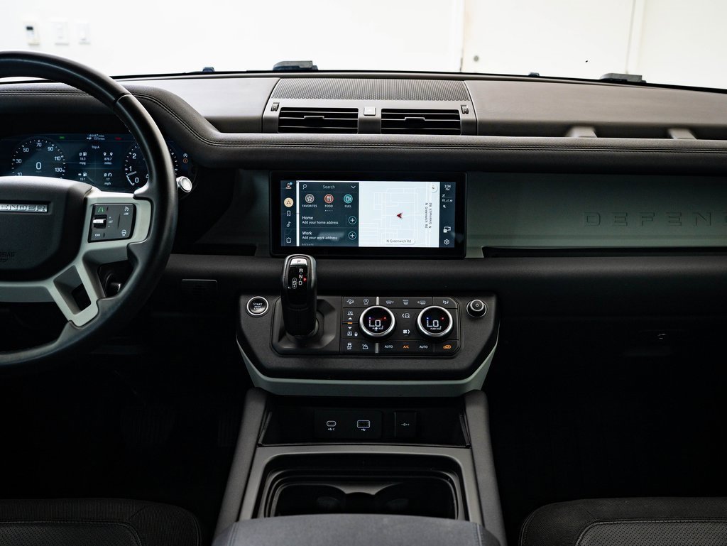 2020 Land Rover Defender 110 SE photo 29