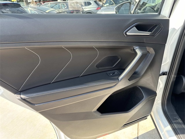 2022 Volkswagen Tiguan SE photo 10