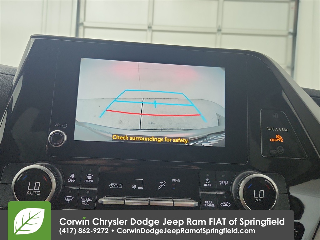2024 Toyota Highlander LE photo 24