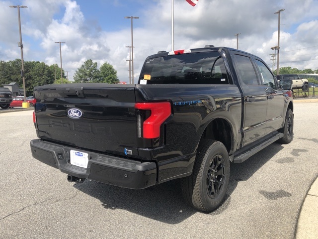 2025 Ford F-150 Lightning XLT photo 8