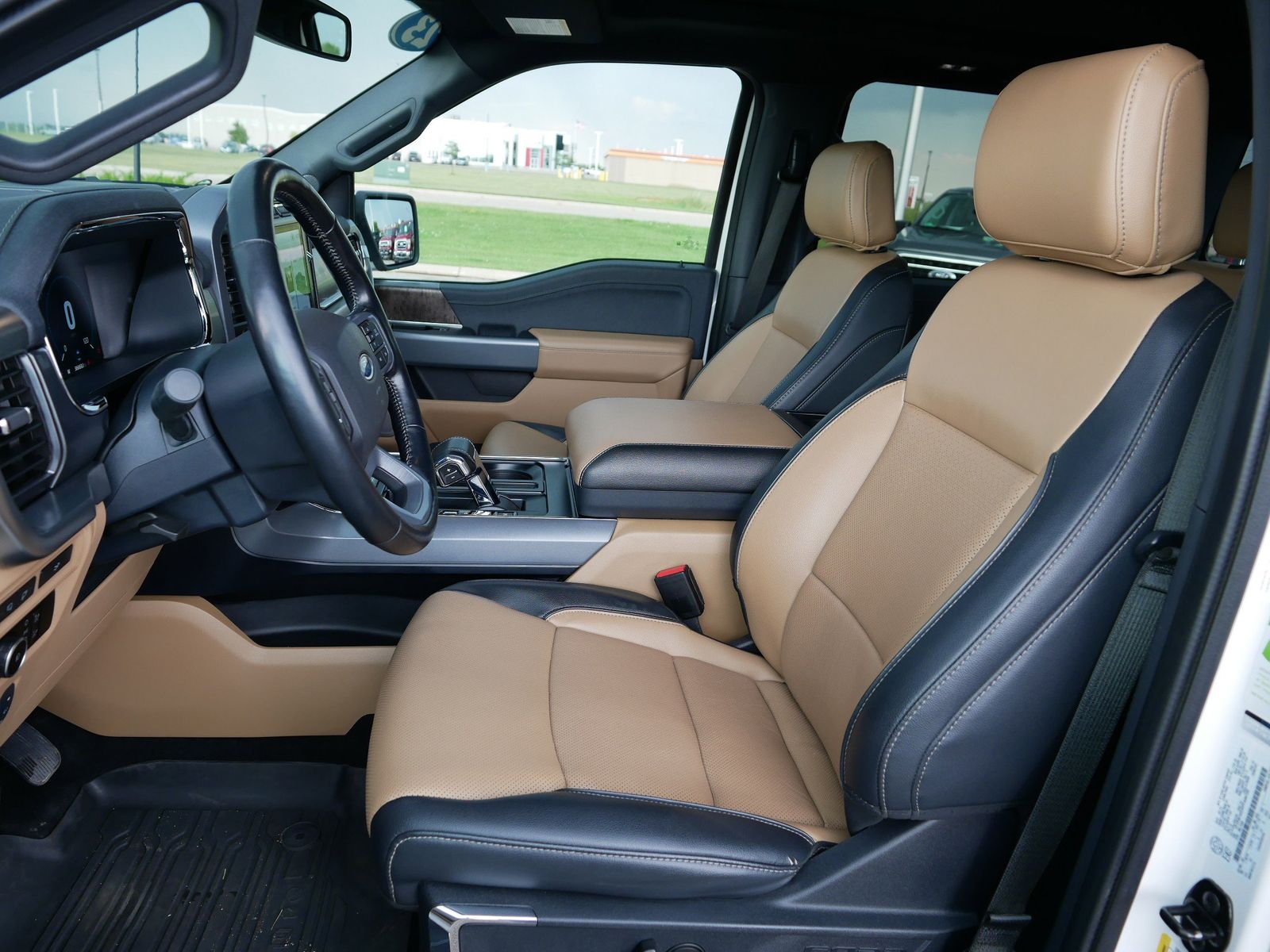2023 Ford F-150 Lariat photo 10
